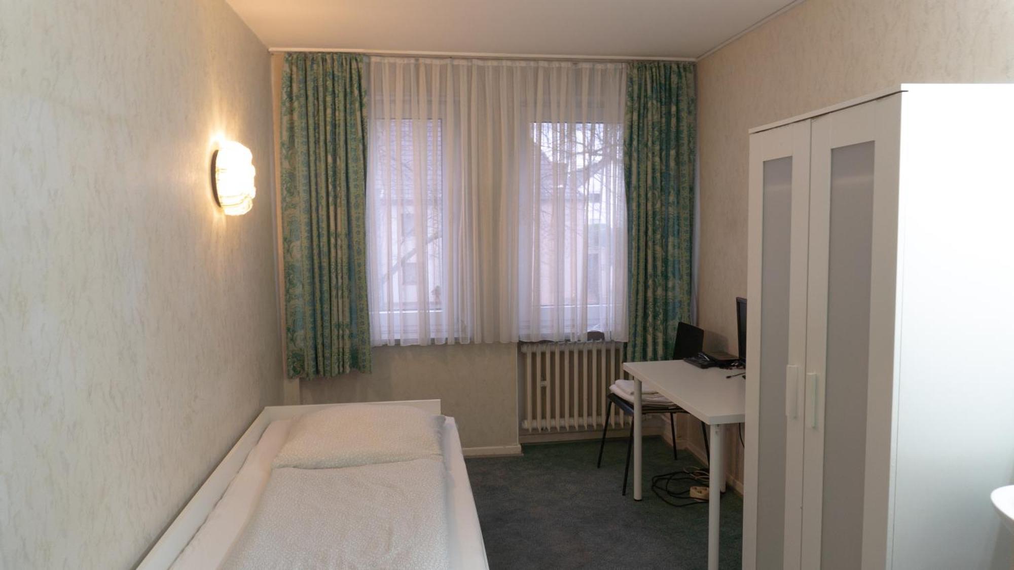 Hotel Am Stadion Leverkusen Zimmer foto