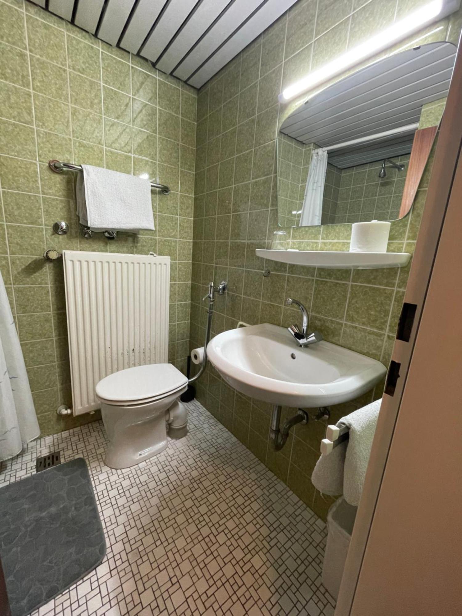 Hotel Am Stadion Leverkusen Zimmer foto